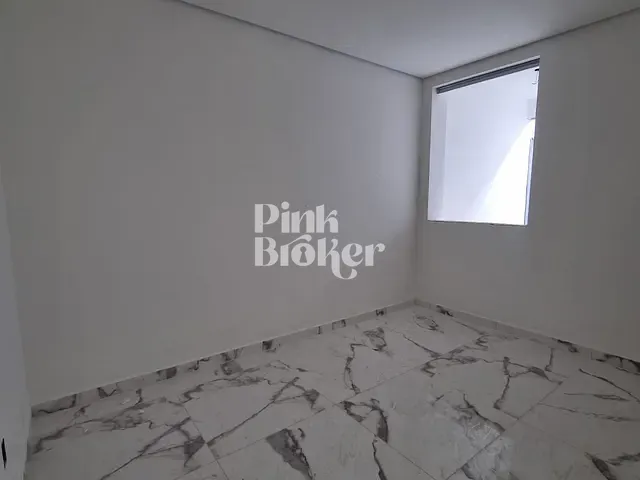 Casa 3 quartos e 3 banheiros, à venda, no bairro Pedra Azul em Contagem