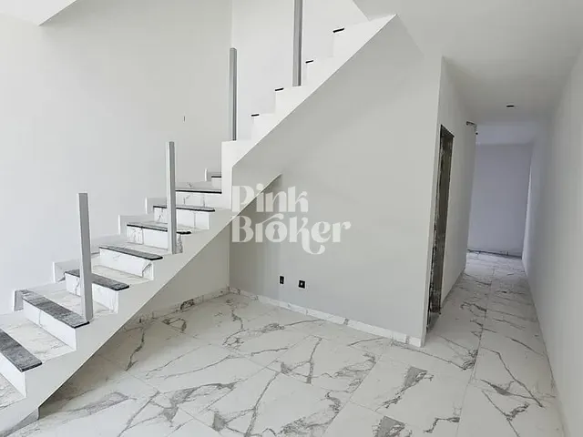 Casa 3 quartos e 3 banheiros, à venda, no bairro Pedra Azul em Contagem