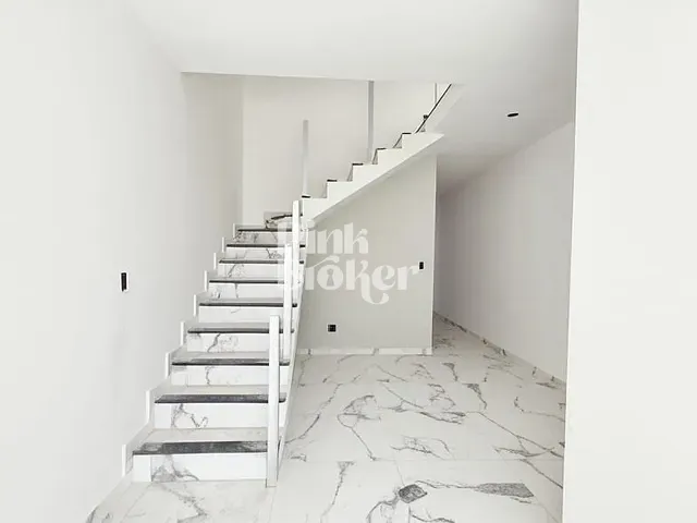 Casa 3 quartos e 3 banheiros, à venda, no bairro Pedra Azul em Contagem