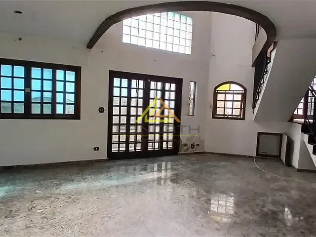 Casa com 280m² 4 quartos e 4 banheiros, para alugar, no bairro Água Fria em São Paulo