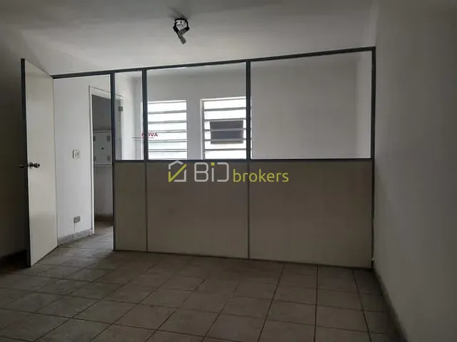 Casa com 120m², para alugar, no bairro Parque Continental em São Paulo