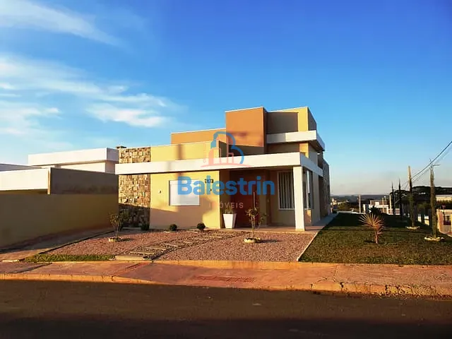 Casa 3 quartos e 3 banheiros, à venda, no bairro Jardim das Hortências em Fraiburgo