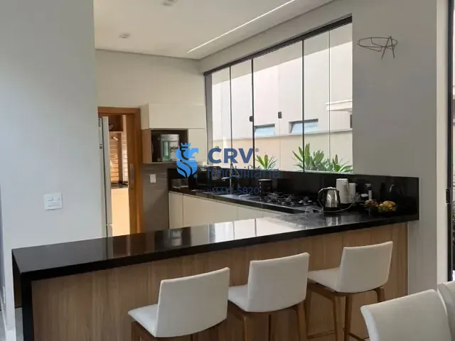Casa com 252m² 3 quartos e 5 banheiros, à venda, no bairro Parque Taua em Londrina