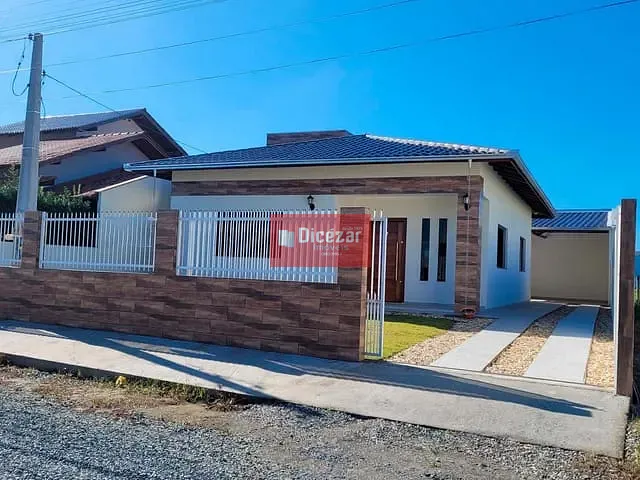 Casa com 325m² 3 quartos e 3 banheiros, à venda, no bairro Centro em Penha