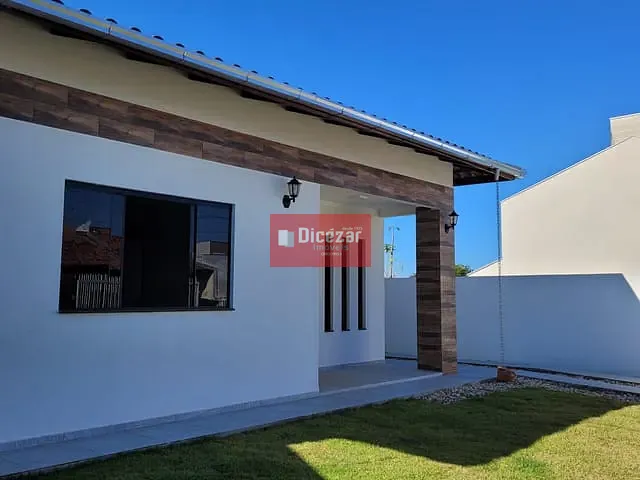Casa com 325m² 3 quartos e 3 banheiros, à venda, no bairro Centro em Penha