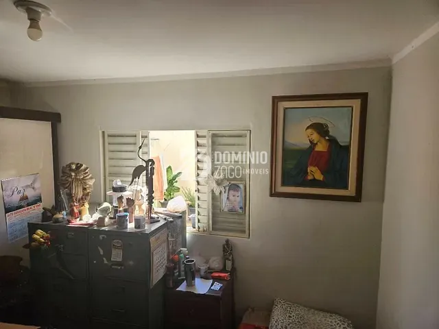 Casa com 200m² 4 quartos e 3 banheiros, à venda, no bairro Bom Retiro em Uberaba