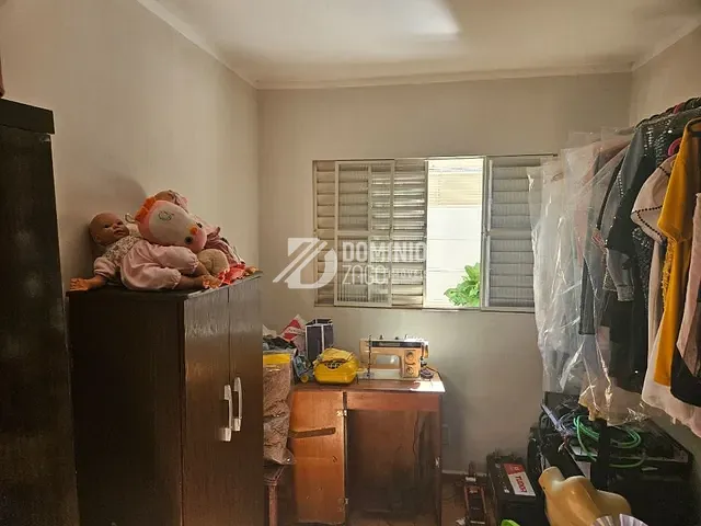 Casa com 200m² 4 quartos e 3 banheiros, à venda, no bairro Bom Retiro em Uberaba