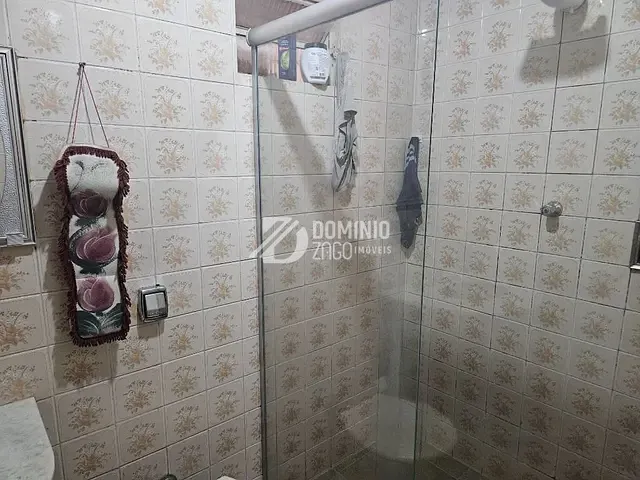 Casa com 200m² 4 quartos e 3 banheiros, à venda, no bairro Bom Retiro em Uberaba