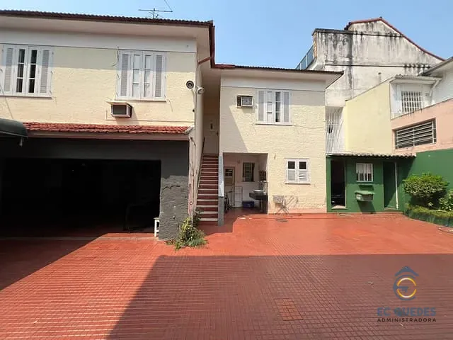 Casa com 494m² 10 quartos e 7 banheiros, à venda, no bairro Grajaú em Rio de Janeiro