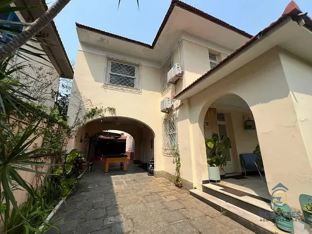 Casa com 494m² 10 quartos e 7 banheiros, à venda, no bairro Grajaú em Rio de Janeiro