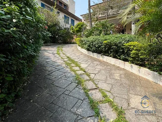 Casa com 494m² 10 quartos e 7 banheiros, à venda, no bairro Grajaú em Rio de Janeiro