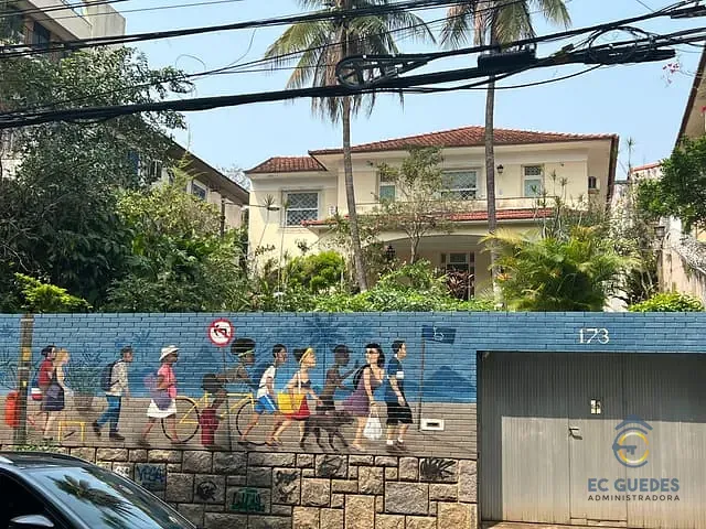 Casa com 494m² 10 quartos e 7 banheiros, à venda, no bairro Grajaú em Rio de Janeiro