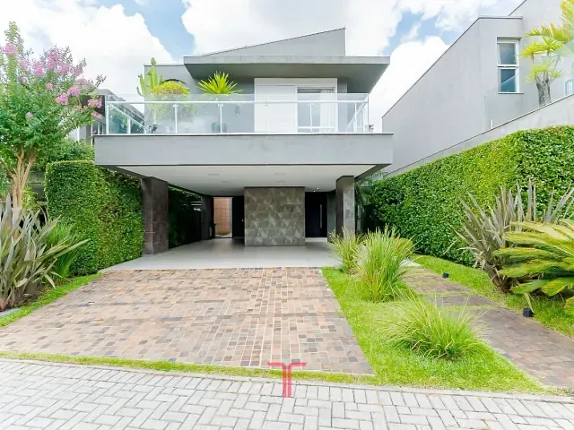 Casa com 381m² 3 quartos e 5 banheiros, para alugar, no bairro Campo Comprido em Curitiba