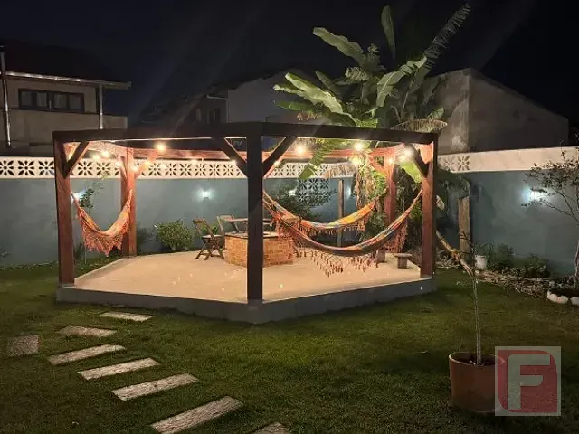 Casa 4 quartos e 3 banheiros, para alugar, no bairro Distrito de Sai em Sai