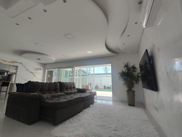 Casa com 450m² 3 quartos e 6 banheiros, à venda ou para alugar, no bairro Colinas do Paratehy em São José dos Campos