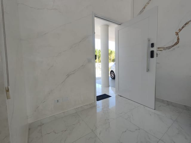 Casa com 450m² 3 quartos e 6 banheiros, à venda ou para alugar, no bairro Colinas do Paratehy em São José dos Campos