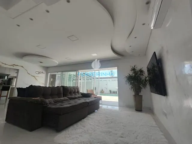 Casa com 450m² 3 quartos e 6 banheiros, à venda ou para alugar, no bairro Colinas do Paratehy em São José dos Campos