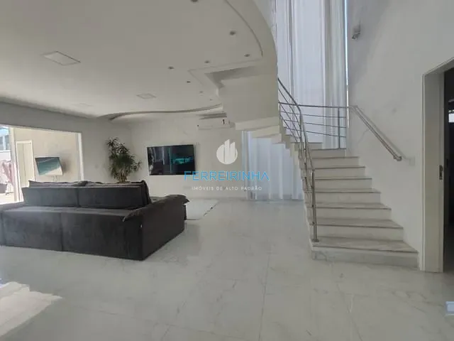 Casa com 450m² 3 quartos e 6 banheiros, à venda ou para alugar, no bairro Colinas do Paratehy em São José dos Campos