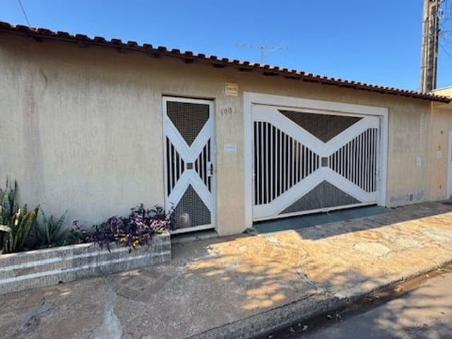 Casa com 250m² 3 quartos e 3 banheiros, à venda, no bairro Recanto Verde em Birigui