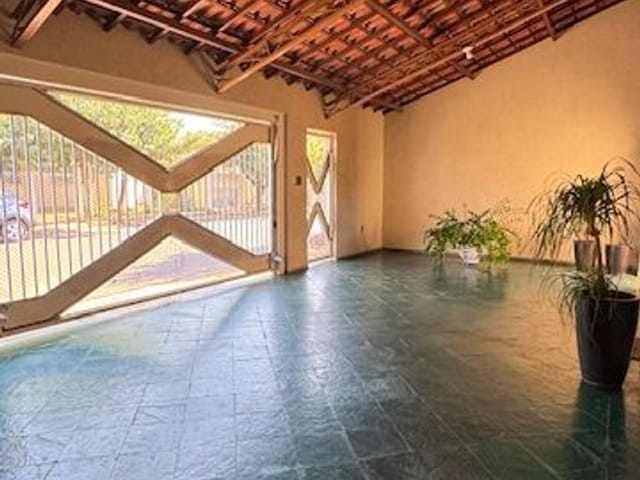 Casa com 250m² 3 quartos e 3 banheiros, à venda, no bairro Recanto Verde em Birigui