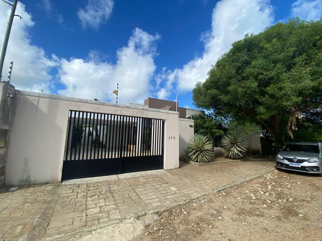Casa com 450m² 3 quartos e 1 banheiro, à venda, no bairro São José dos Náufragos em Aracaju