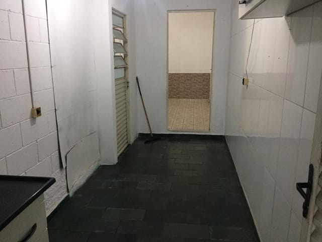 Foto do Casa - Edícula com 1 dormitório para alugar, 40 m² por R$ 650,00/mês - Conjunto Residencial Trinta e Um de Março - São José dos Campos/SP | INDEPENDENCE NEGOCIOS IMOBILIARIOS LTDA