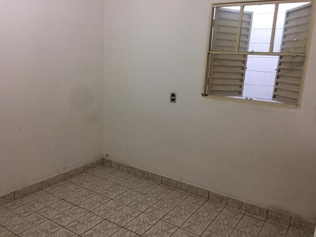 Foto do Casa - Edícula com 1 dormitório para alugar, 40 m² por R$ 650,00/mês - Conjunto Residencial Trinta e Um de Março - São José dos Campos/SP | INDEPENDENCE NEGOCIOS IMOBILIARIOS LTDA