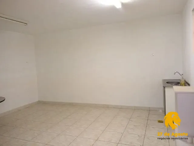 Casa com 400m² 3 quartos e 2 banheiros, à venda, no bairro Centro em Piracicaba