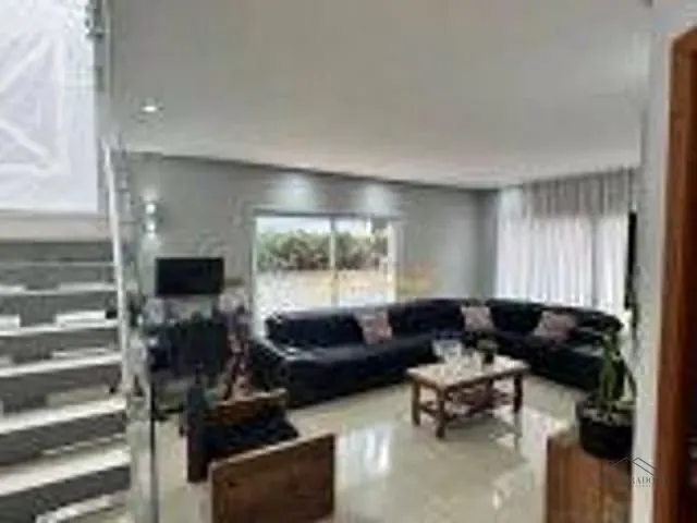 Casa com 384m² 3 quartos e 5 banheiros, à venda, no bairro Parque Residencial Itapeti em Mogi das Cruzes
