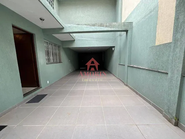 Casa com 296m² 5 quartos e 3 banheiros, à venda, no bairro São Lourenço em Curitiba