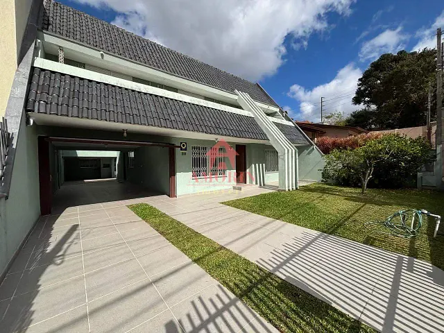 Casa com 296m² 5 quartos e 3 banheiros, à venda, no bairro São Lourenço em Curitiba