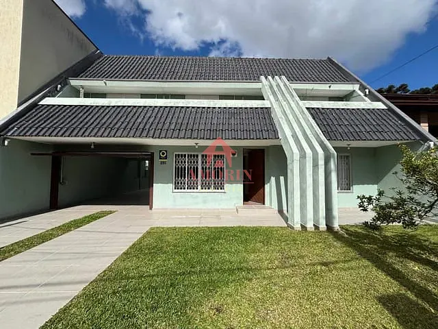 Casa com 296m² 5 quartos e 3 banheiros, à venda, no bairro São Lourenço em Curitiba