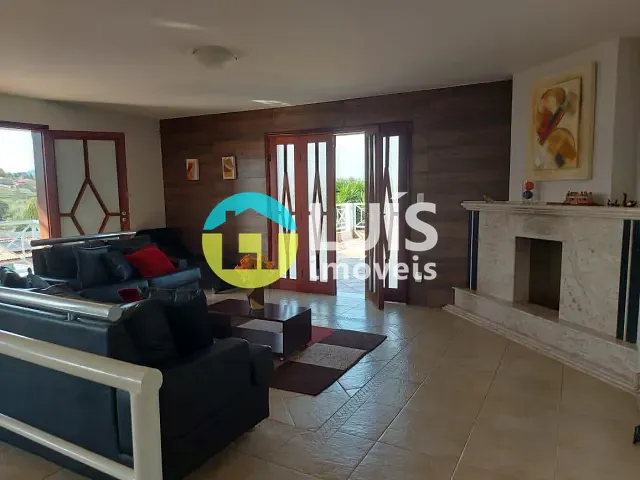 Casa com 500mÂČ 4 quartos e 3 banheiros, Ă venda, no bairro RESIDENCIAL JR em GuaranĂ©sia