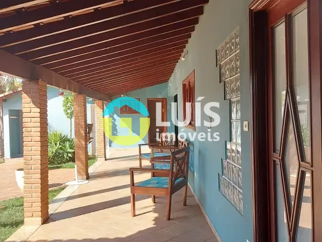 Casa com 500mÂČ 4 quartos e 3 banheiros, Ă venda, no bairro RESIDENCIAL JR em GuaranĂ©sia