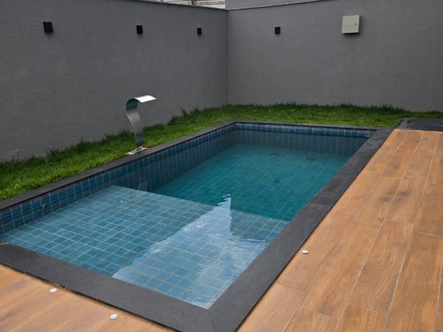 Casa com 250m² 3 quartos e 5 banheiros, à venda, no bairro Jardins Sevilha em Aparecida de Goiânia