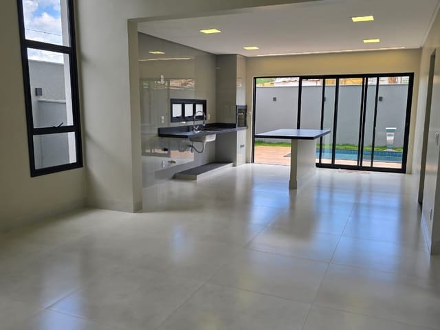 Casa com 250m² 3 quartos e 5 banheiros, à venda, no bairro Jardins Sevilha em Aparecida de Goiânia