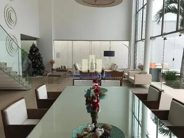 Casa com 600m² 4 quartos e 6 banheiros, à venda, no bairro Barra da Tijuca em Rio de Janeiro