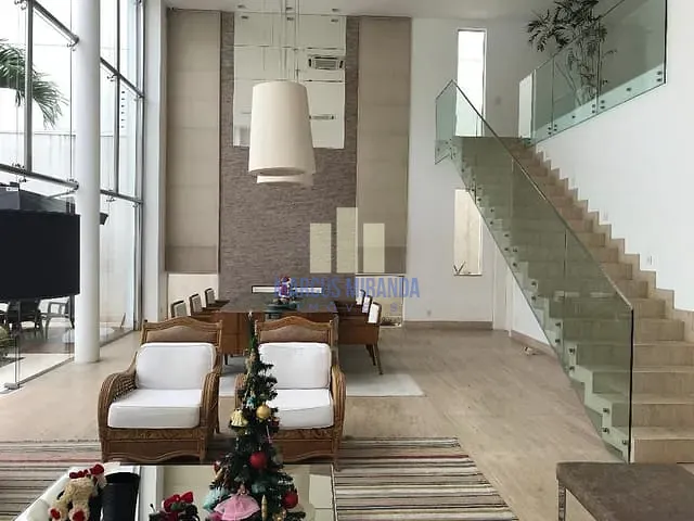 Casa com 600m² 4 quartos e 6 banheiros, à venda, no bairro Barra da Tijuca em Rio de Janeiro