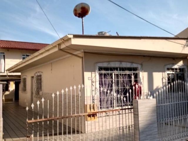 Casa com 240m² 8 quartos e 8 banheiros, à venda, no bairro Roçado em São José