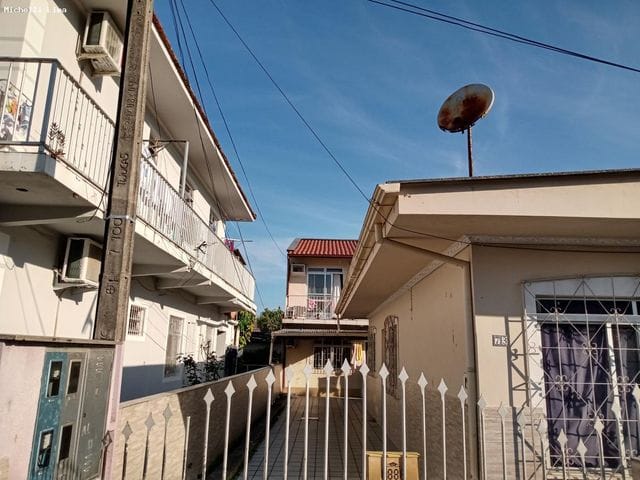 Casa com 240m² 8 quartos e 8 banheiros, à venda, no bairro Roçado em São José