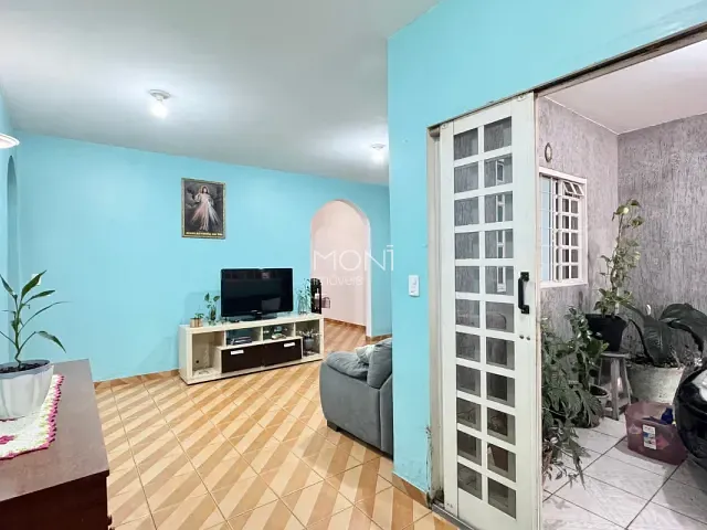 Casa 3 quartos e 3 banheiros, à venda, no bairro Candangolândia em Brasília