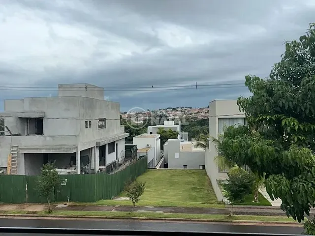 Casa com 250m² 3 quartos e 4 banheiros, à venda, no bairro Jardim da Luz em Londrina