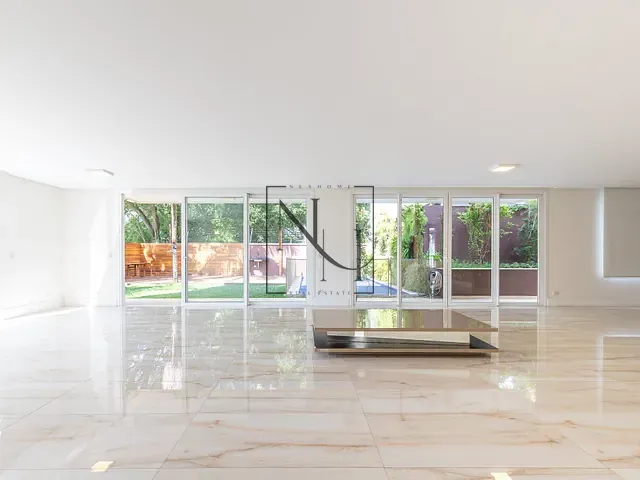 Casa com 680m² 4 quartos e 6 banheiros, à venda, no bairro Parque Colonial em São Paulo