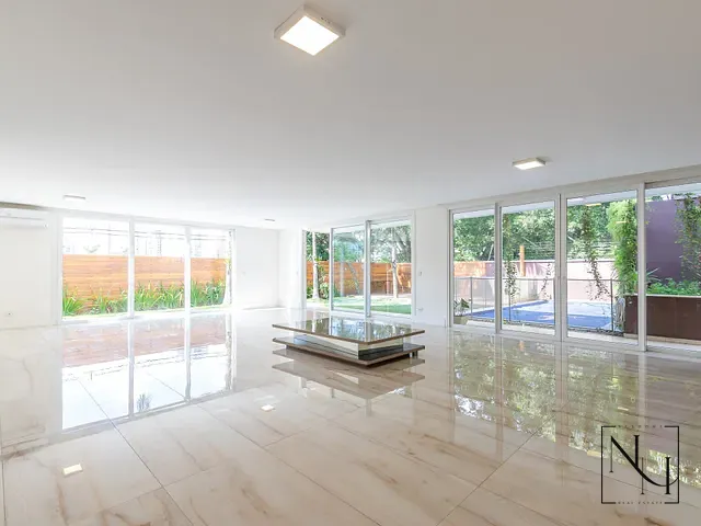 Casa com 680m² 4 quartos e 6 banheiros, à venda, no bairro Parque Colonial em São Paulo