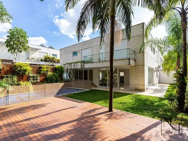 Casa com 680m² 4 quartos e 6 banheiros, à venda, no bairro Parque Colonial em São Paulo