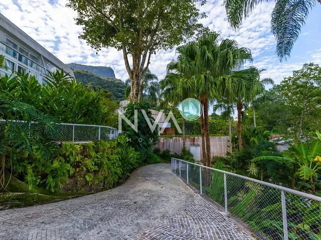 Casa com 2160m² 5 quartos e 4 banheiros, à venda, no bairro Jardim Botânico em Rio de Janeiro