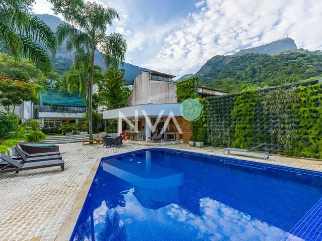 Casa com 2160m² 5 quartos e 4 banheiros, à venda, no bairro Jardim Botânico em Rio de Janeiro