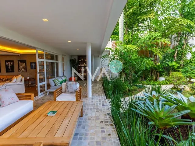 Casa com 2160m² 5 quartos e 4 banheiros, à venda, no bairro Jardim Botânico em Rio de Janeiro