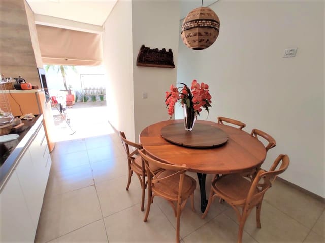 Casa com 250m² 3 quartos e 3 banheiros, à venda, no bairro Alto Cote Gil em Olímpia