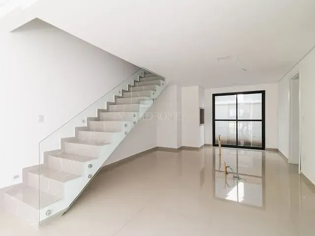 Casa com 113m², à venda, no bairro Umbará em Curitiba